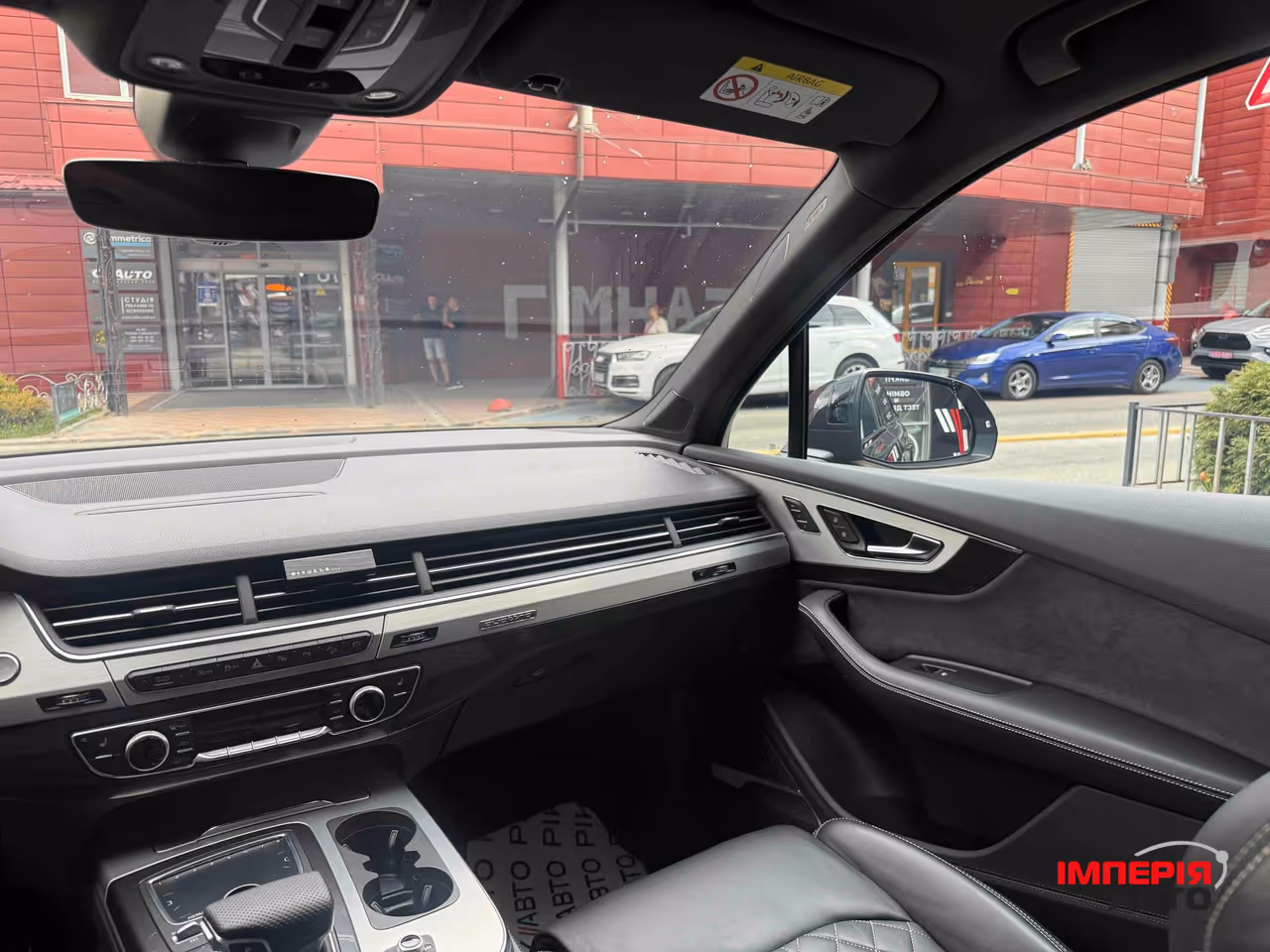 Audi Q7 - фото 39