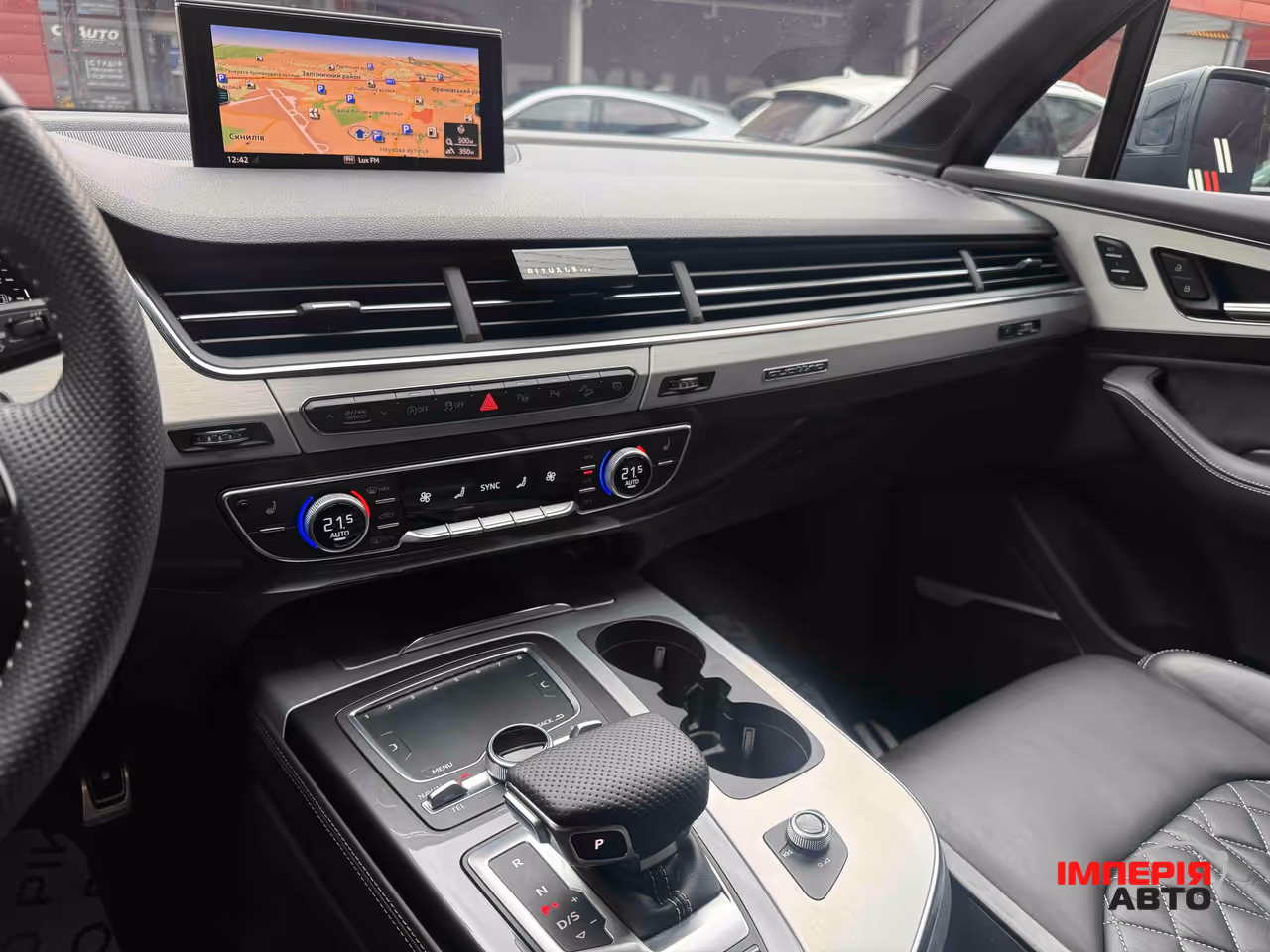 Audi Q7 - фото 23