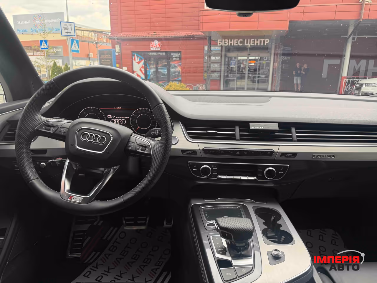 Audi Q7 - фото 37