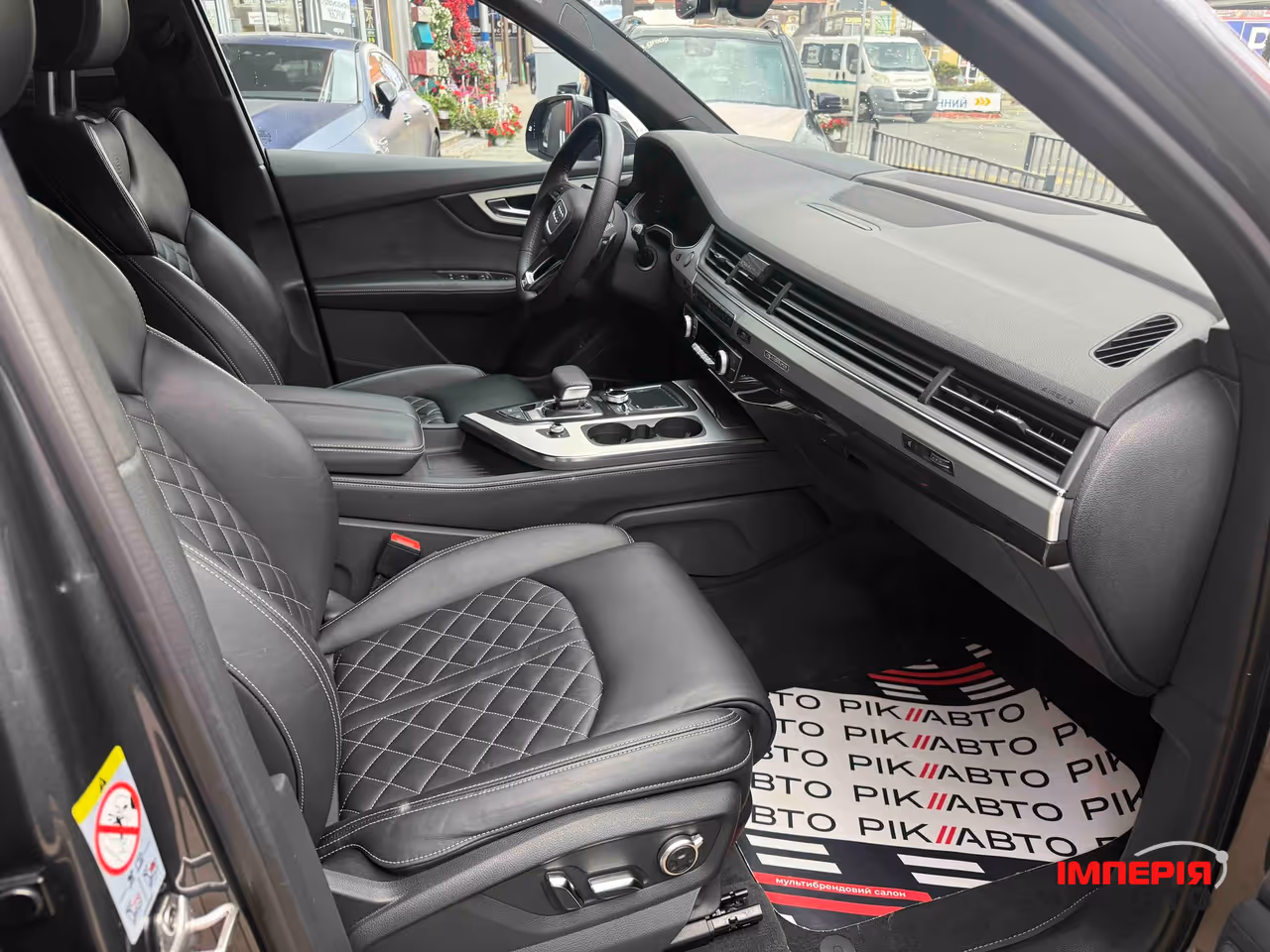 Audi Q7 - фото 44