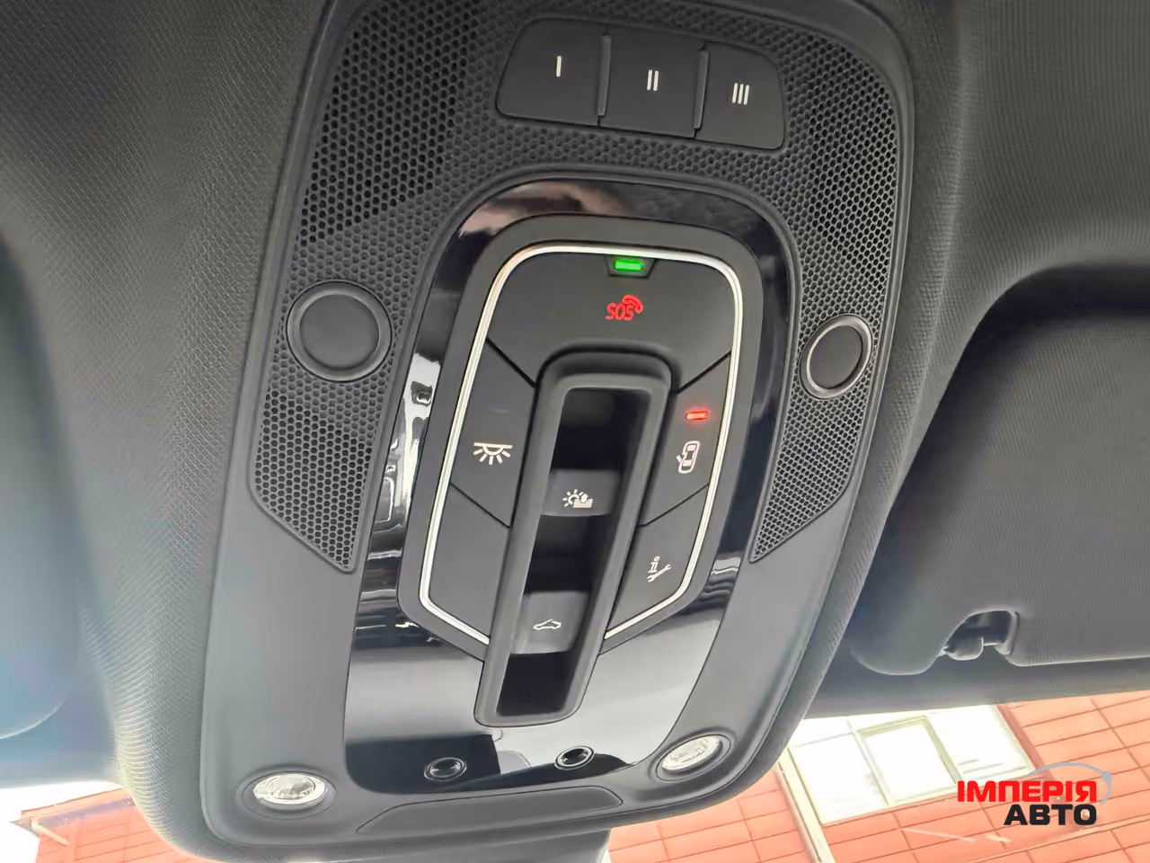 Audi Q7 - фото 30