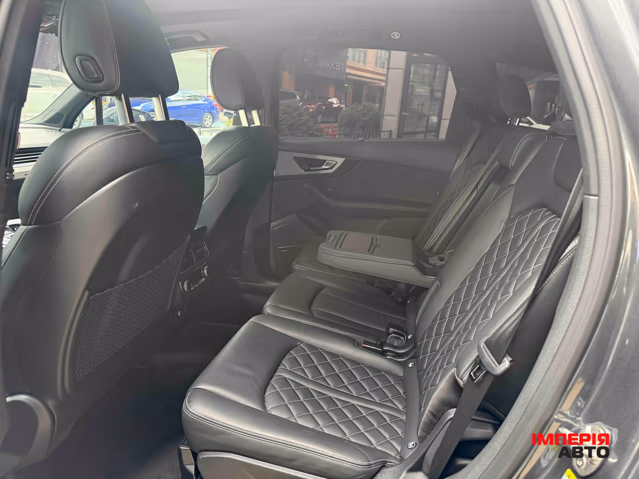 Audi Q7 - фото 35