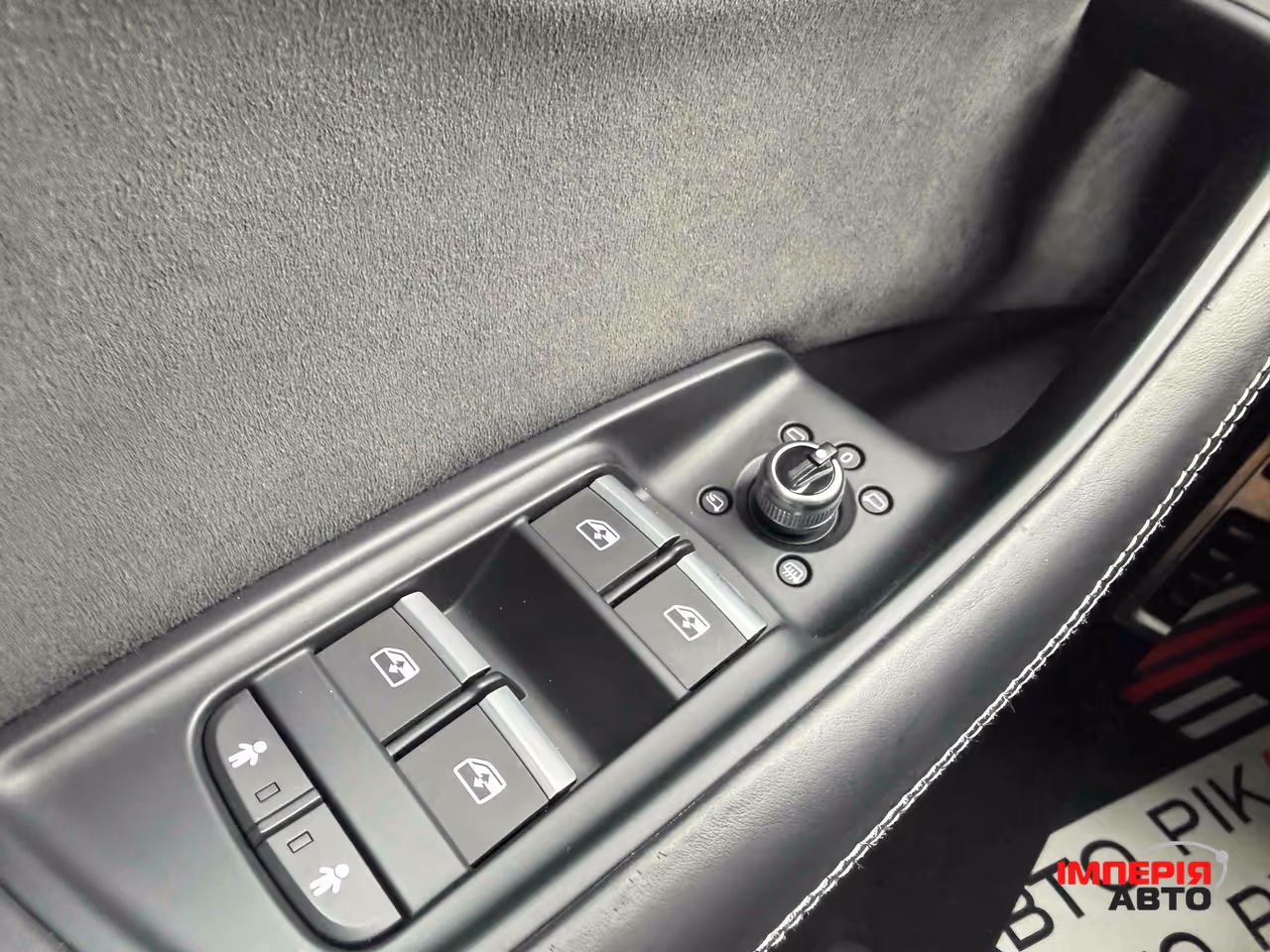 Audi Q7 - фото 16