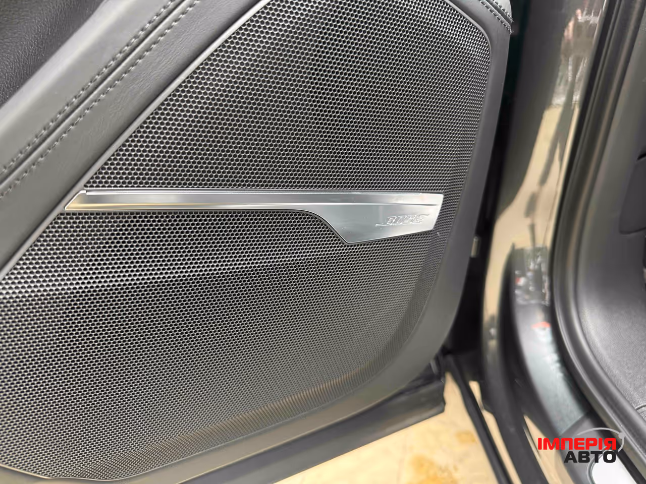 Audi Q7 - фото 14