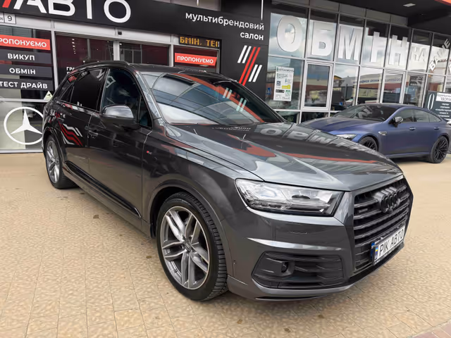 Audi Q7 - фото 4