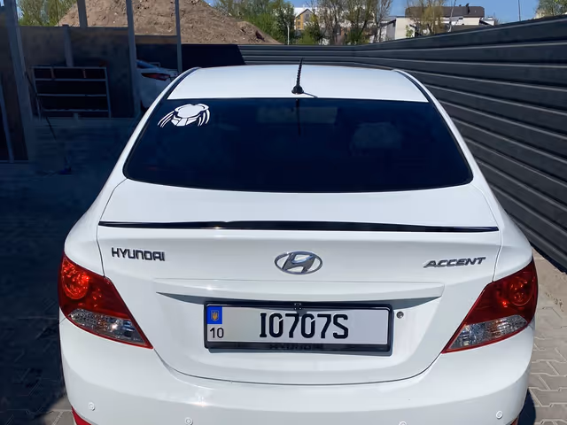 Hyundai Accent - фото 3