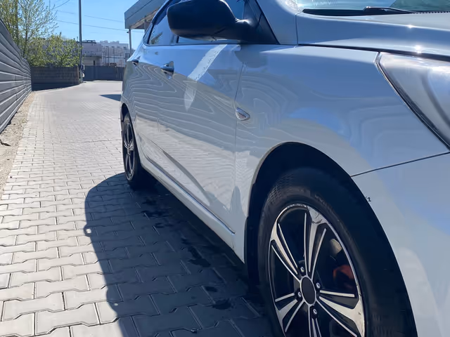 Hyundai Accent - фото 2