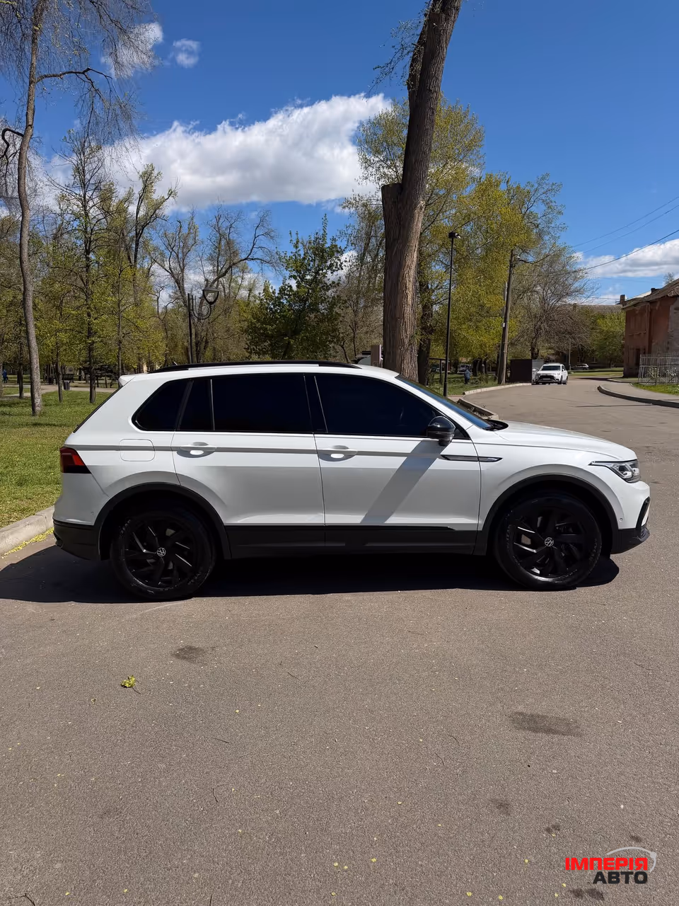 Volkswagen Tiguan - фото 9