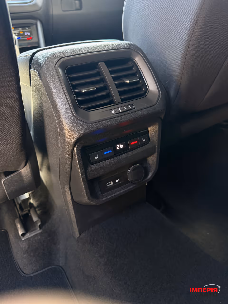 Volkswagen Tiguan - фото 27