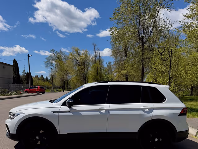 Volkswagen Tiguan - фото 5