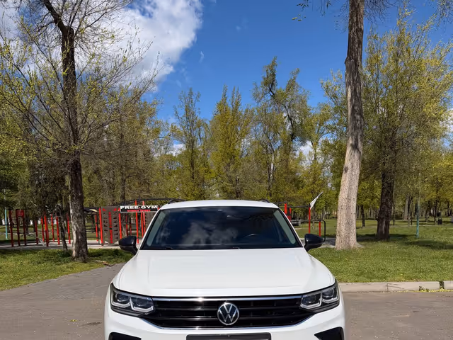 Volkswagen Tiguan - фото 3
