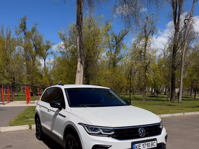 Volkswagen Tiguan - фото 2