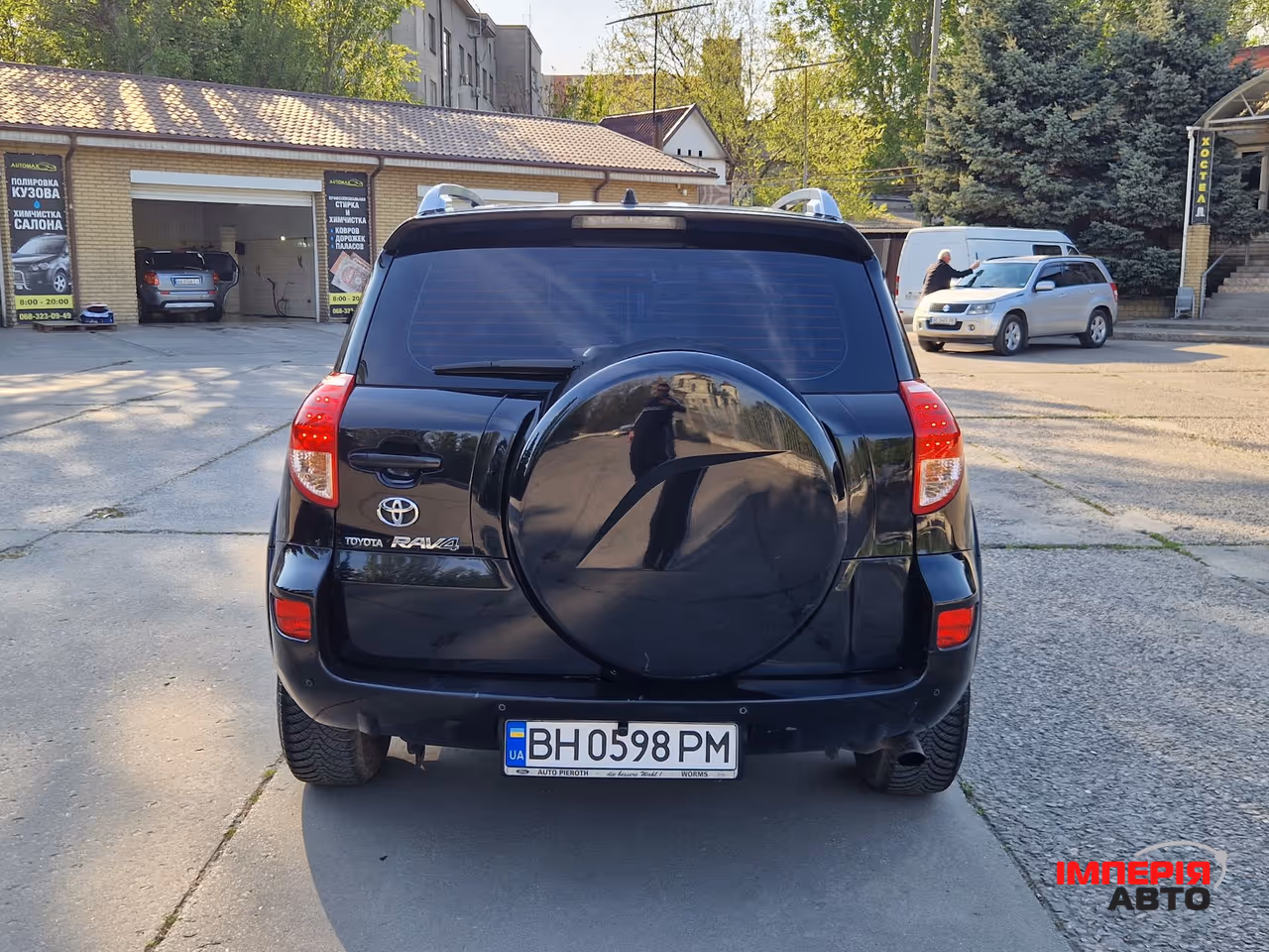Toyota RAV4 - фото 5
