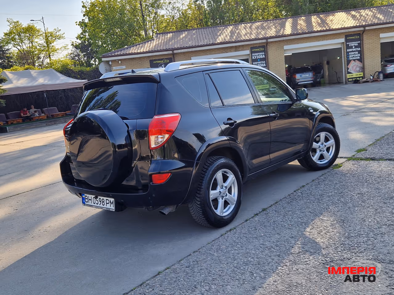 Toyota RAV4 - фото 4