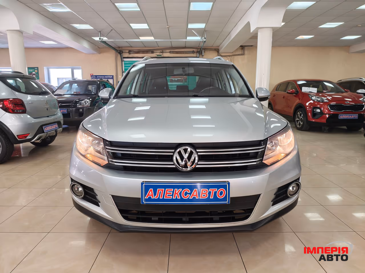 Volkswagen Tiguan - фото 5