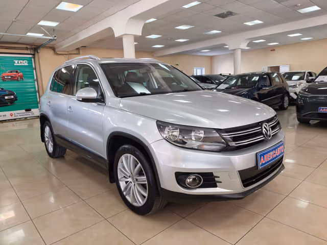 Volkswagen Tiguan - фото 4
