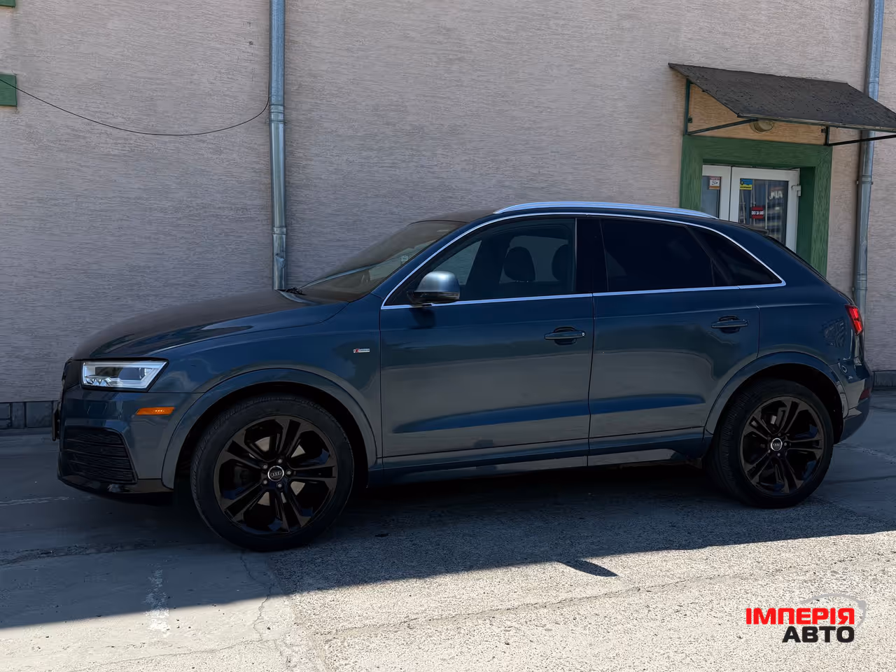 Audi Q3 - фото 12