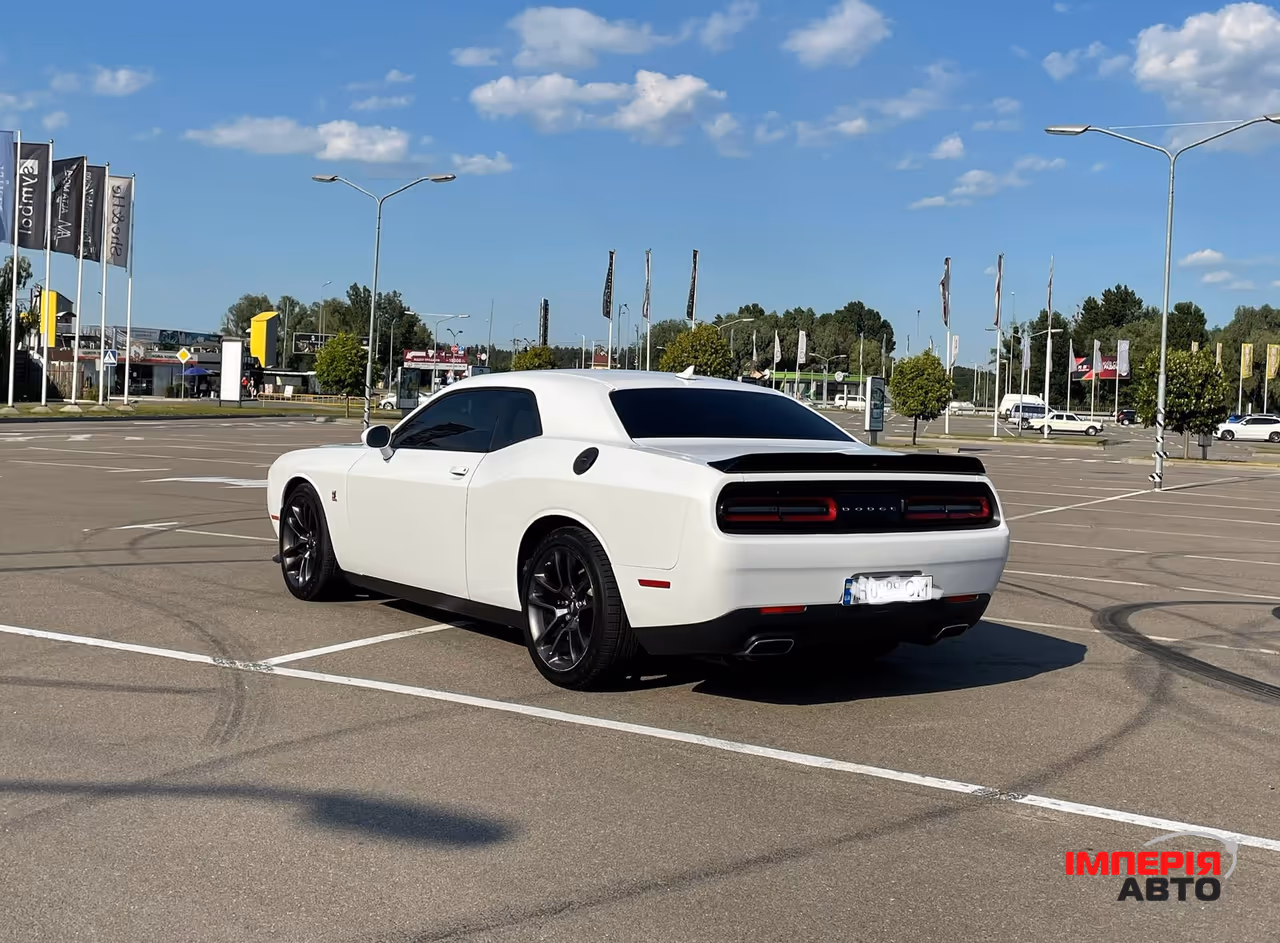 Dodge Challenger - фото 3