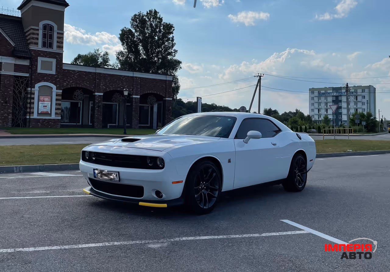 Dodge Challenger - фото 1