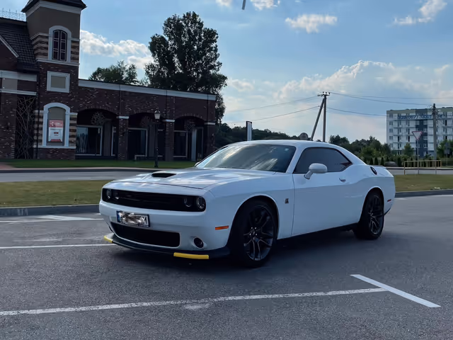 Dodge Challenger - фото 1