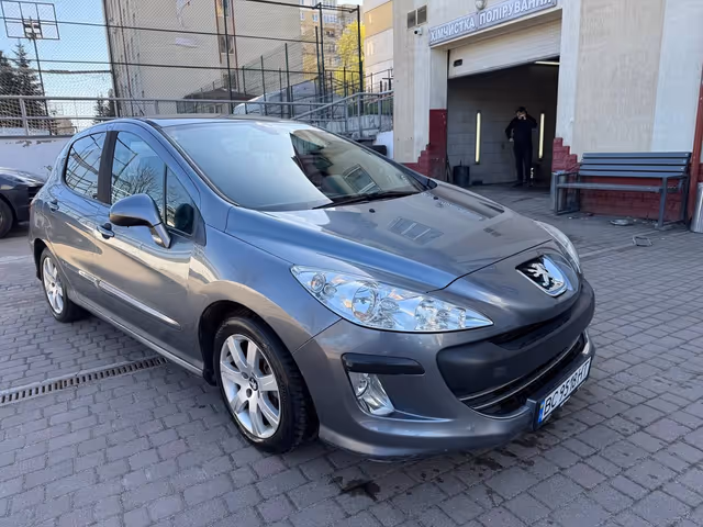 Peugeot 308 - фото 1