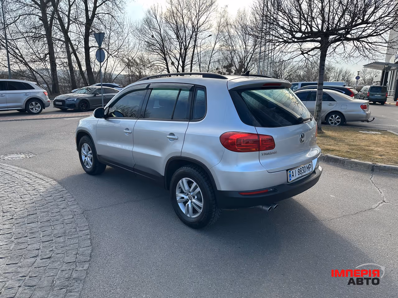 Volkswagen Tiguan - фото 7