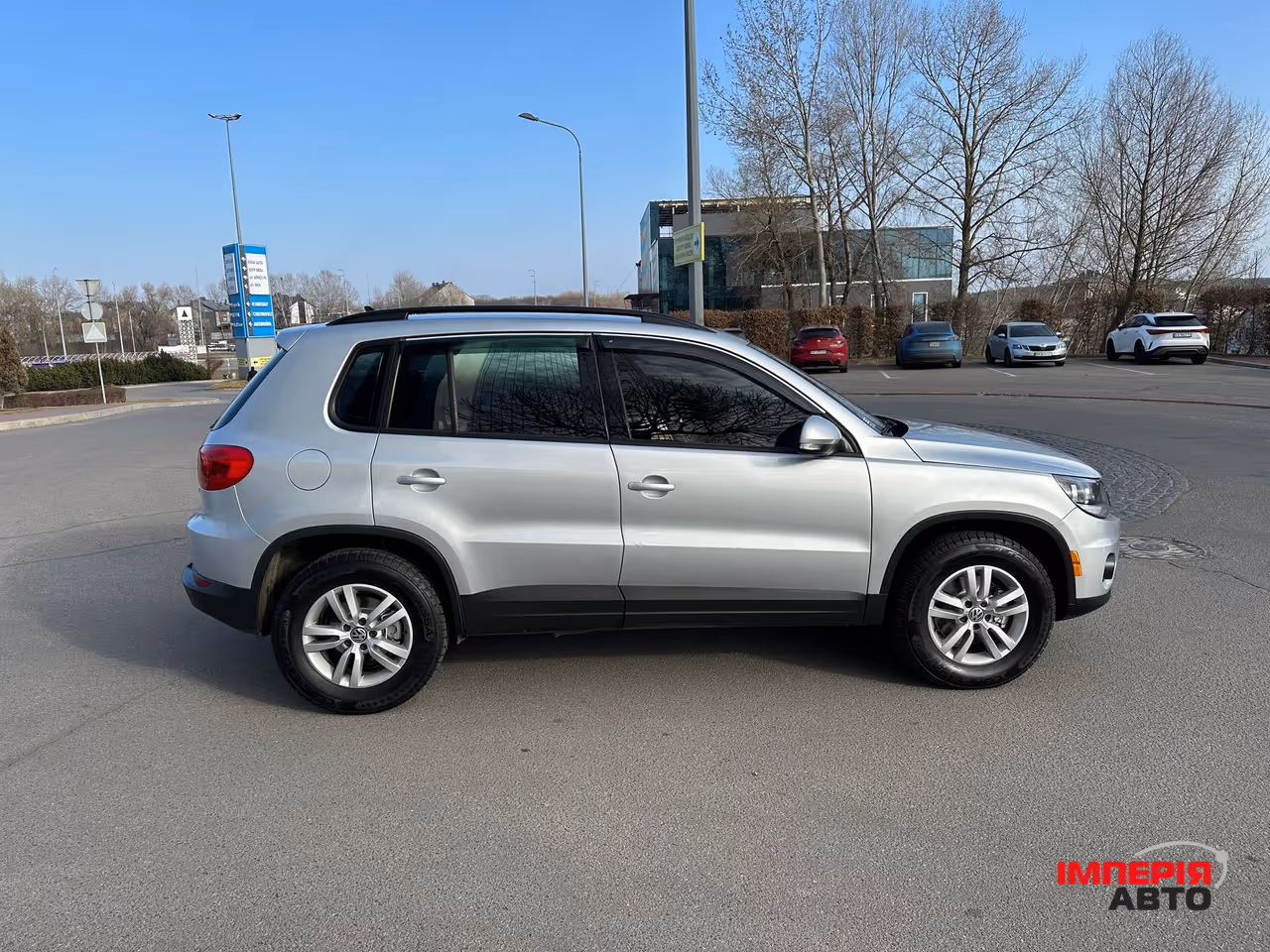 Volkswagen Tiguan - фото 4