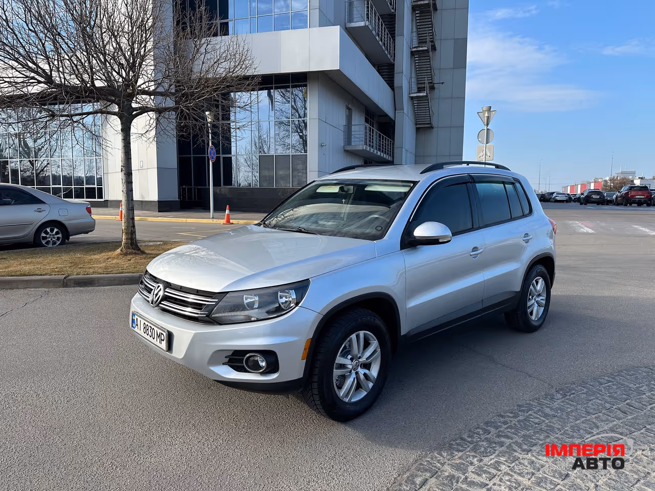 Volkswagen Tiguan - фото 9
