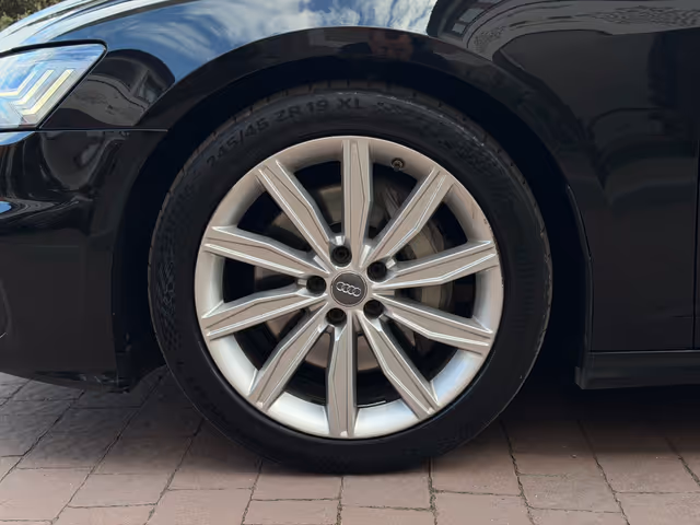 Audi A6 - фото 5