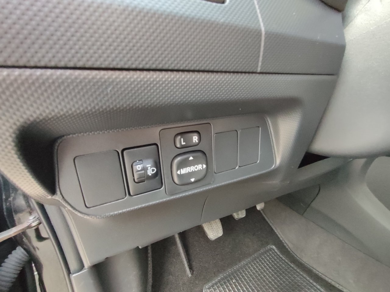 Toyota Auris - фото 25