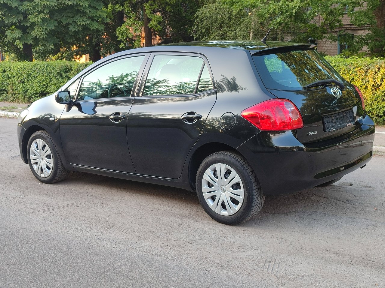 Toyota Auris - фото 8