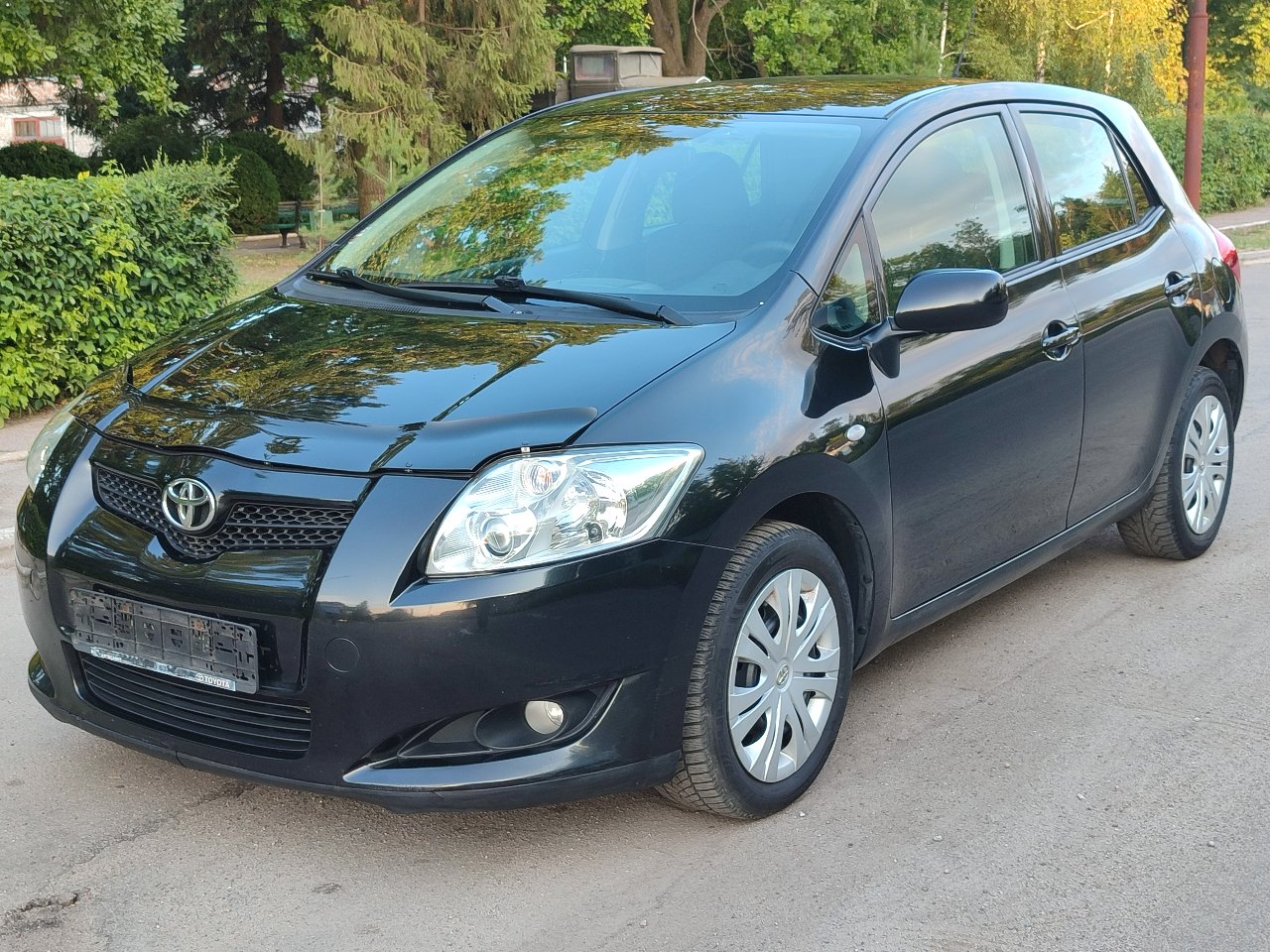 Toyota Auris - фото 3