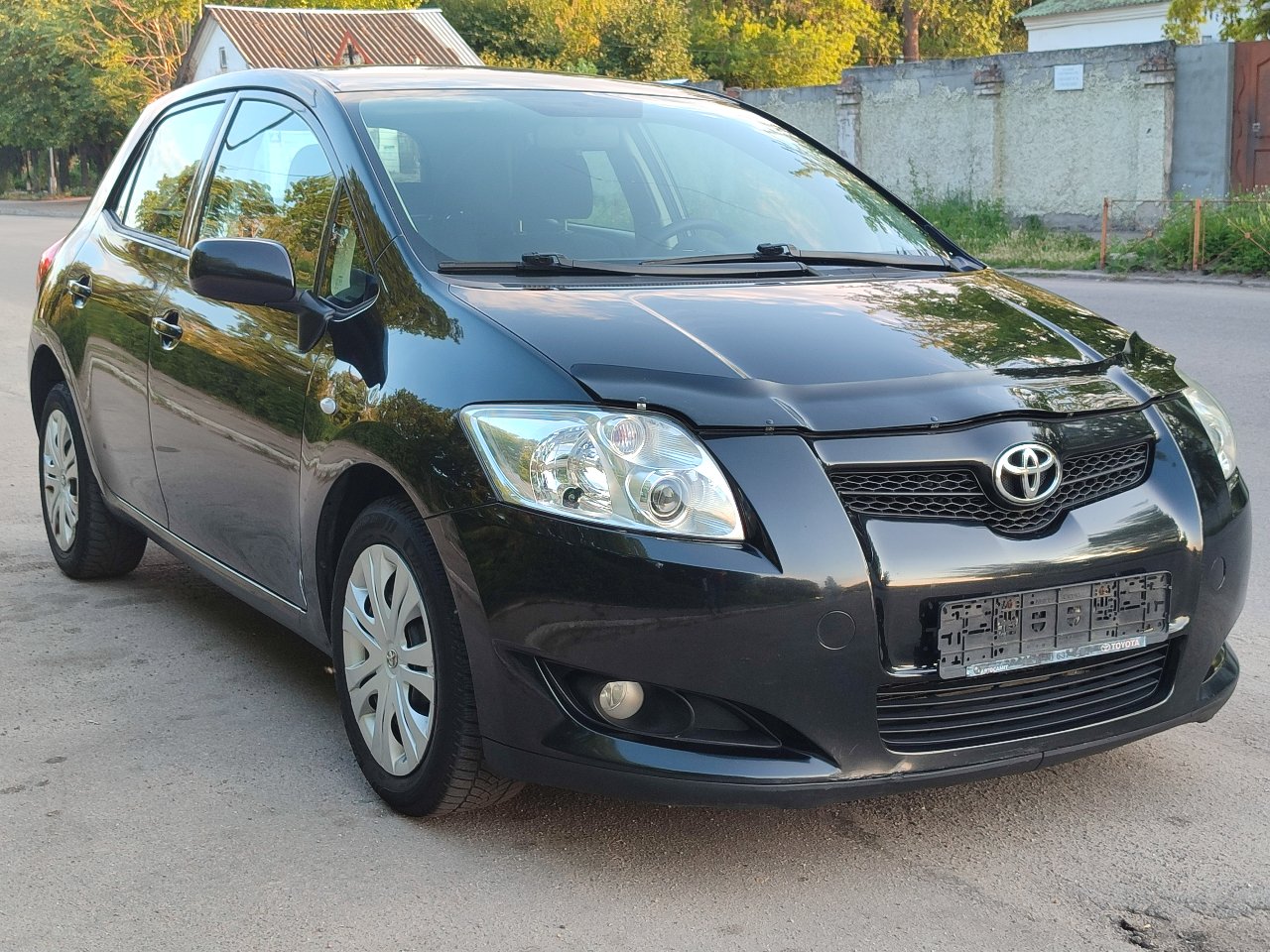 Toyota Auris - фото 5