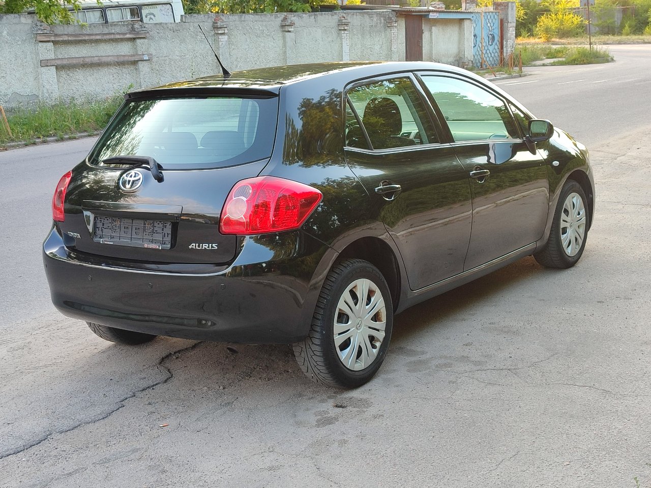 Toyota Auris - фото 4