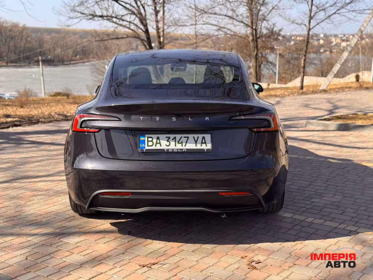 Tesla Model 3 - фото 10
