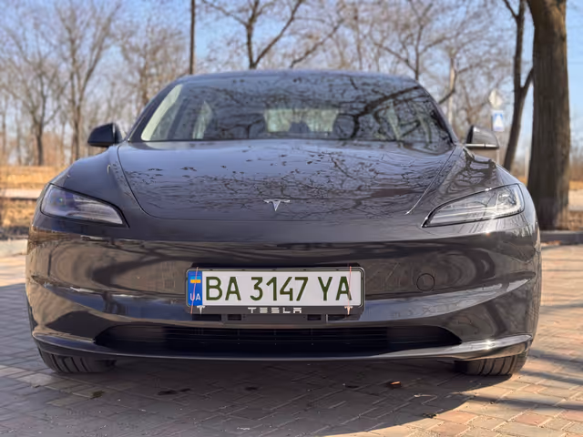 Tesla Model 3 - фото 3