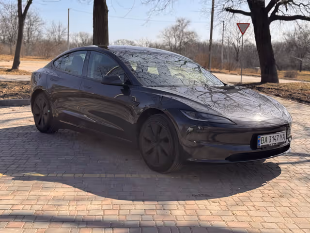 Tesla Model 3 - фото 5