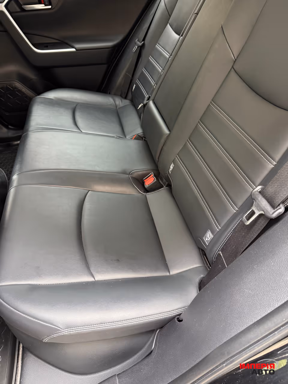 Toyota RAV4 - фото 10