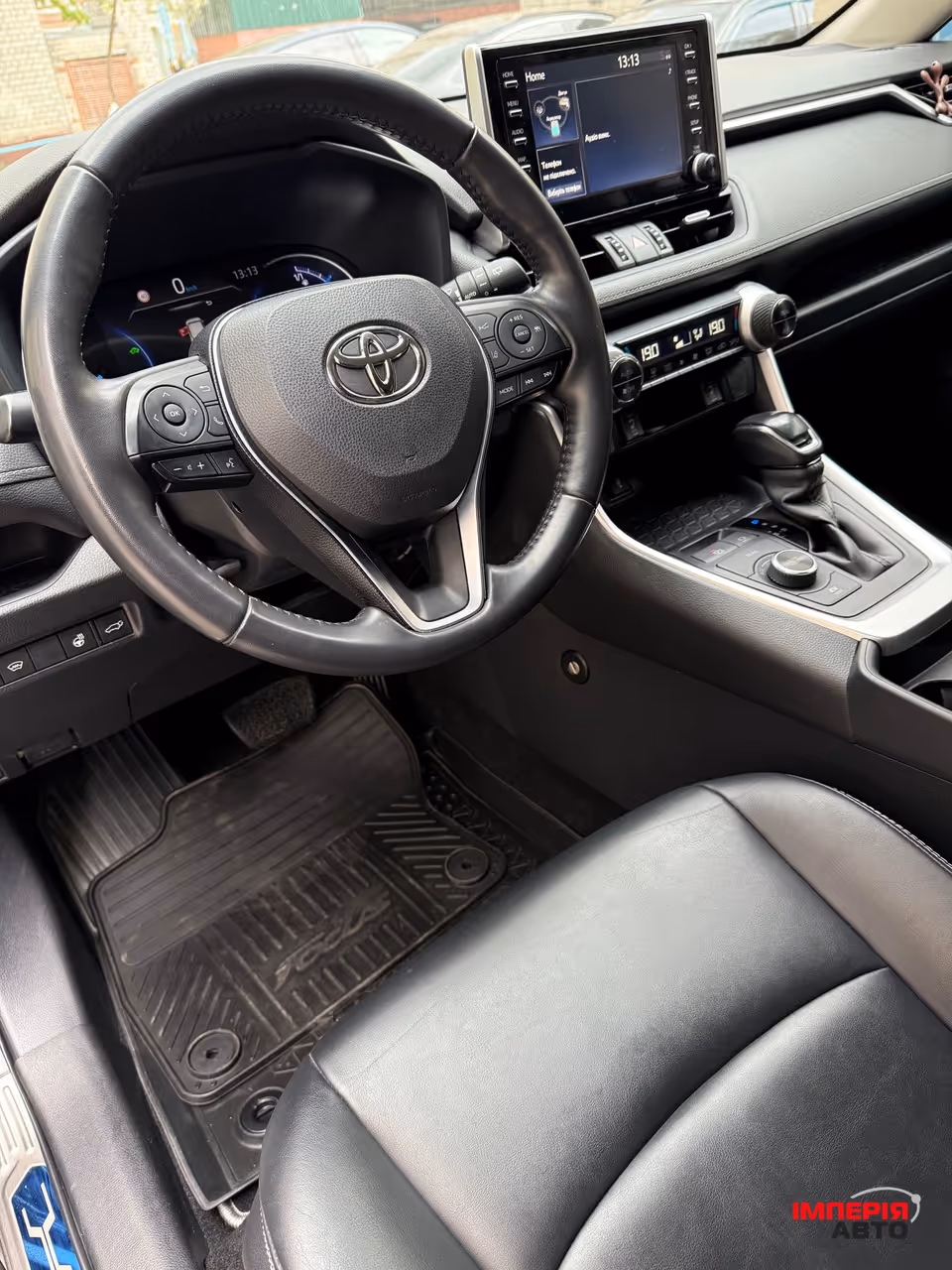 Toyota RAV4 - фото 8