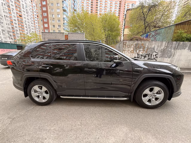 Toyota RAV4 - фото 5