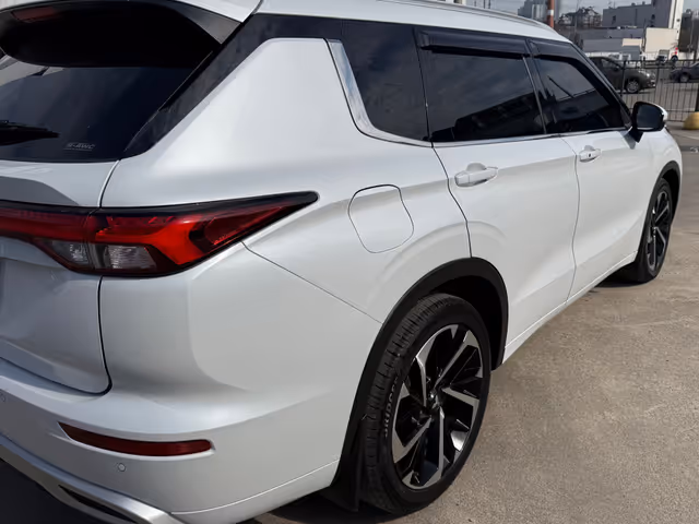 Mitsubishi Outlander - фото 4