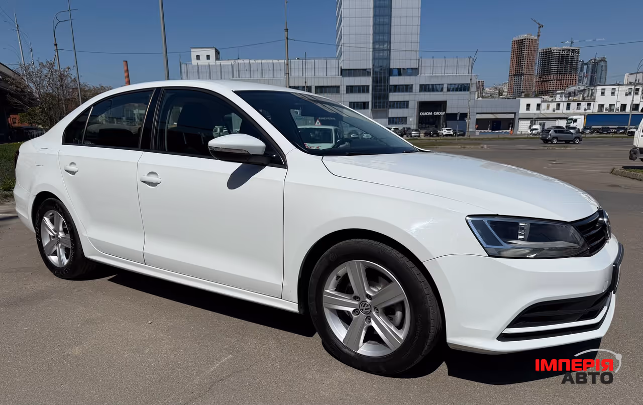 Volkswagen Jetta - фото 1