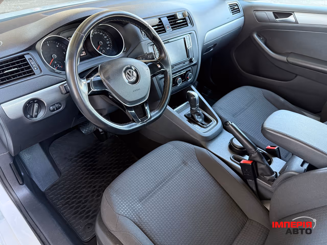 Volkswagen Jetta - фото 11