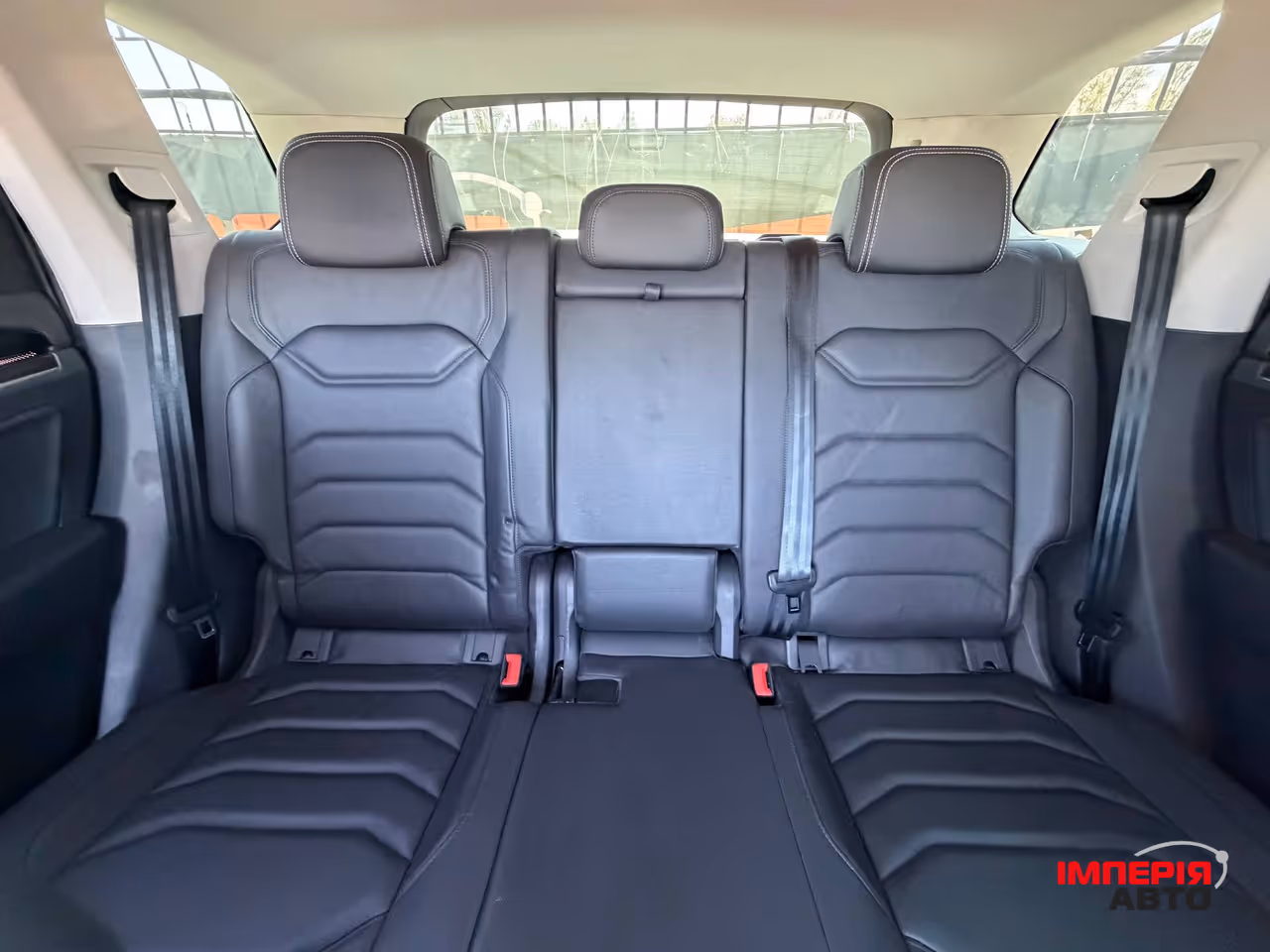 Volkswagen Touareg - фото 9