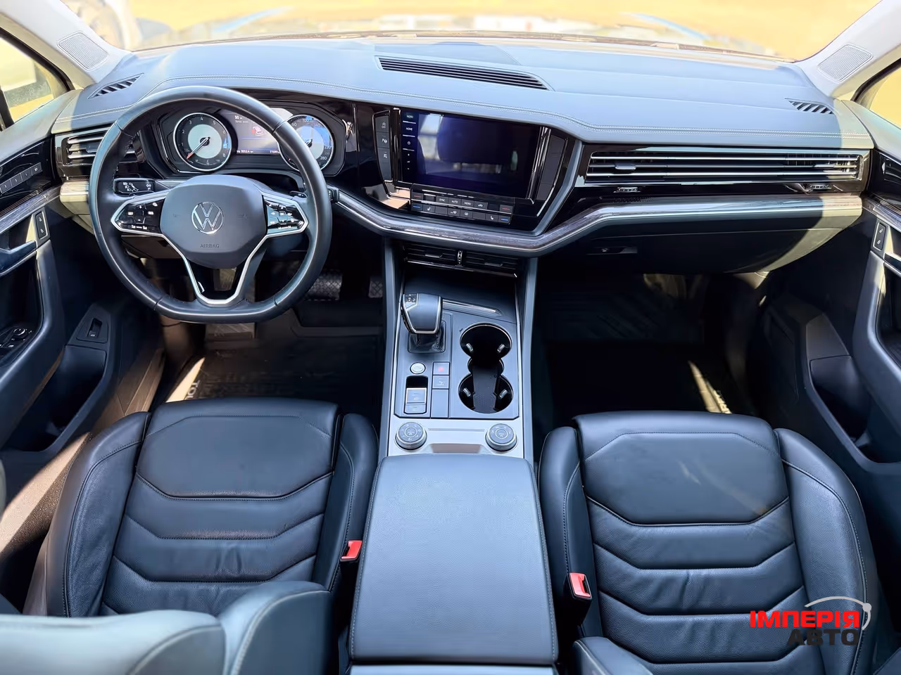 Volkswagen Touareg - фото 4