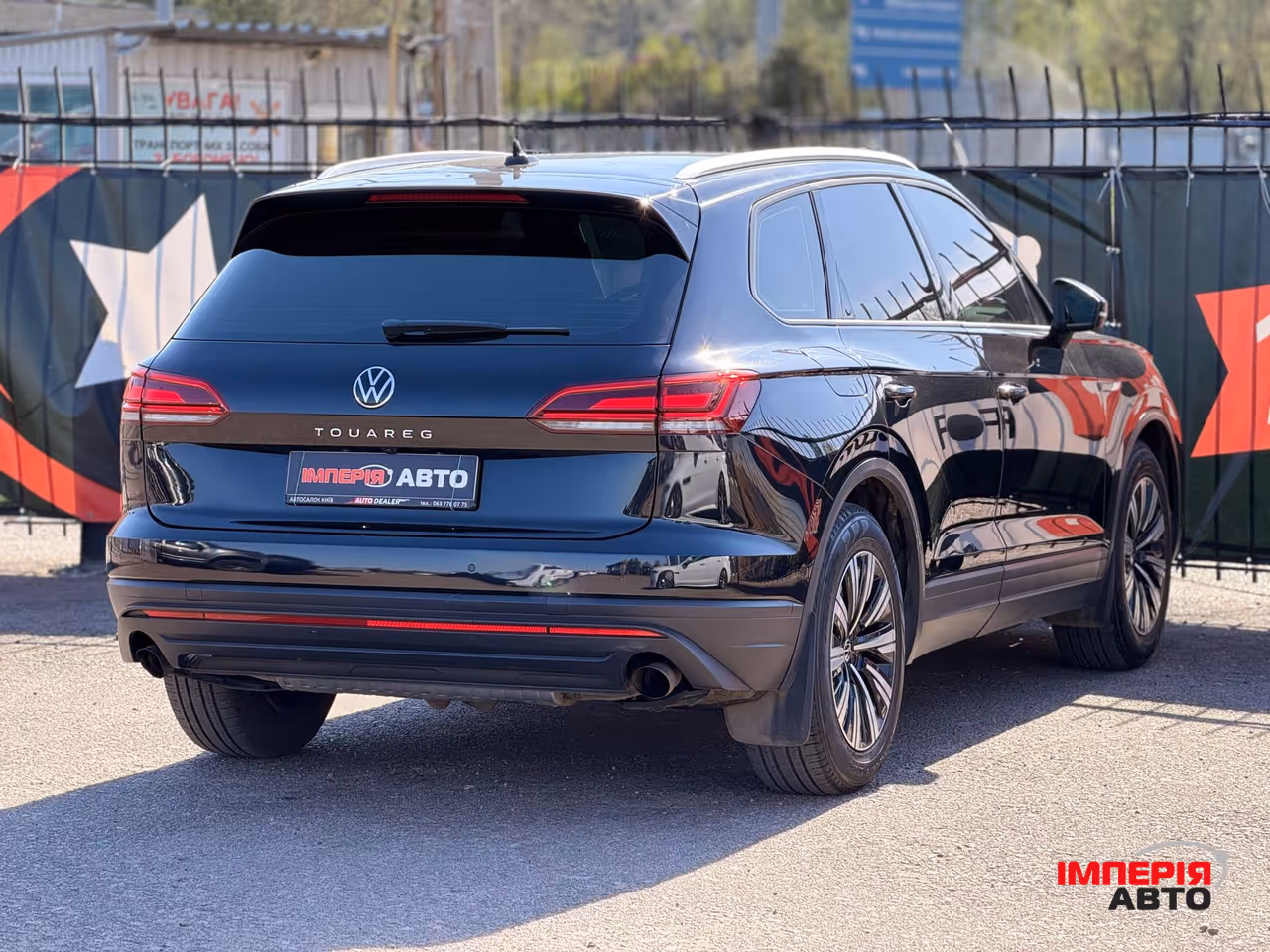 Volkswagen Touareg - фото 11