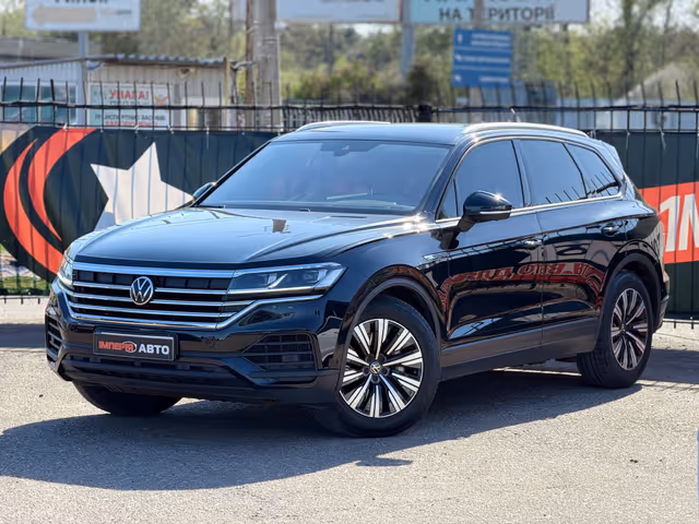 Volkswagen Touareg - фото 2