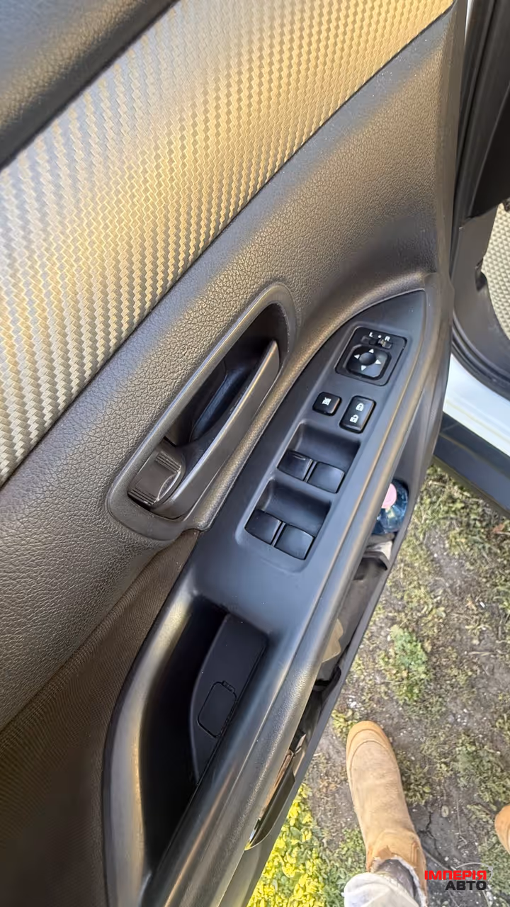 Mitsubishi Outlander - фото 15
