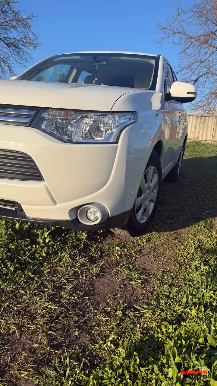 Mitsubishi Outlander - фото 3