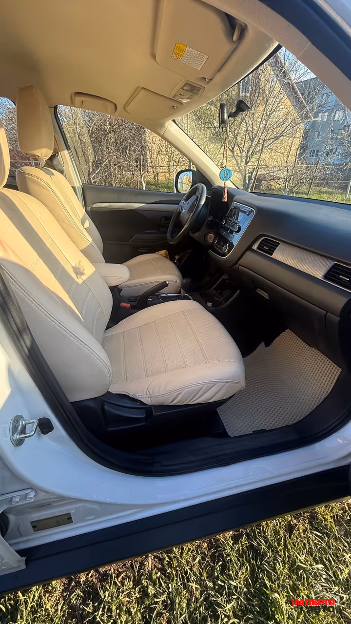 Mitsubishi Outlander - фото 10